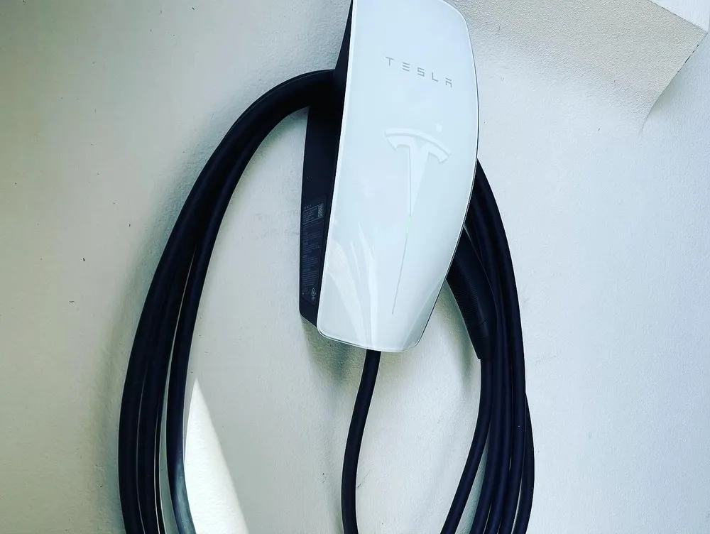 Slide of Smart Plug EV