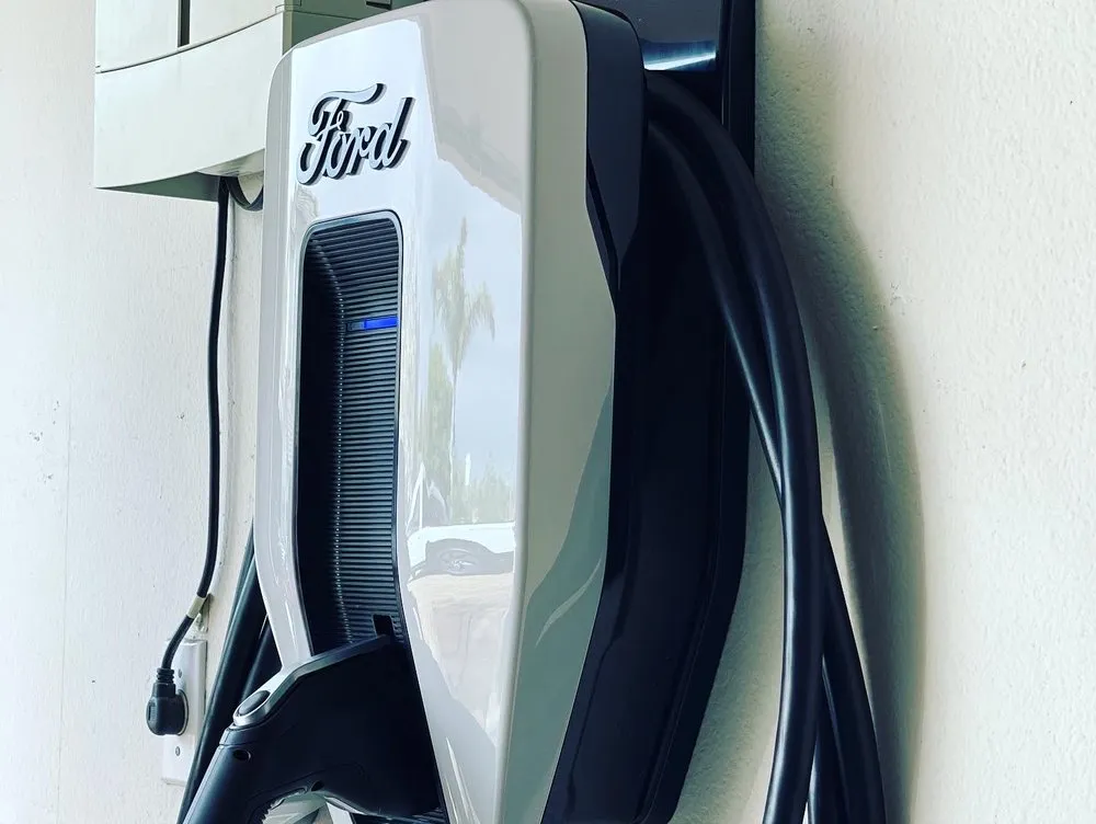 Slide of Smart Plug EV