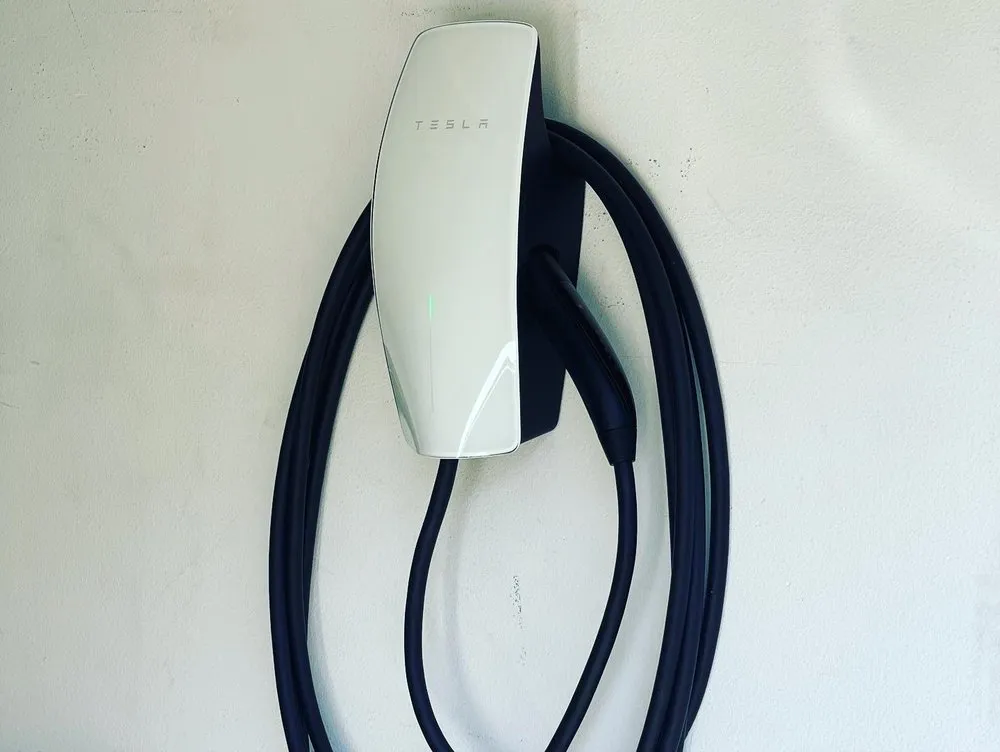 Slide of Smart Plug EV