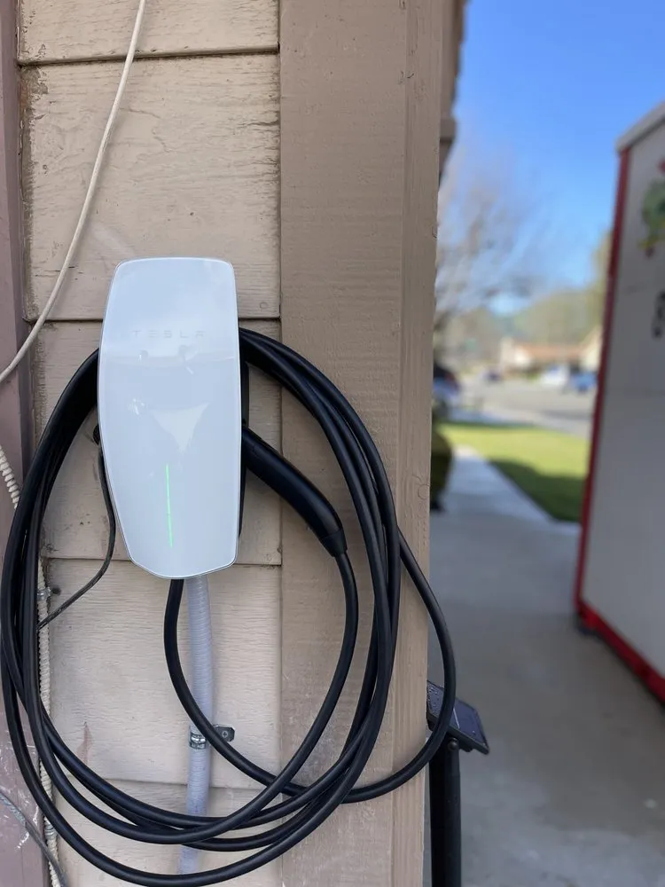 Slide of Smart Plug EV