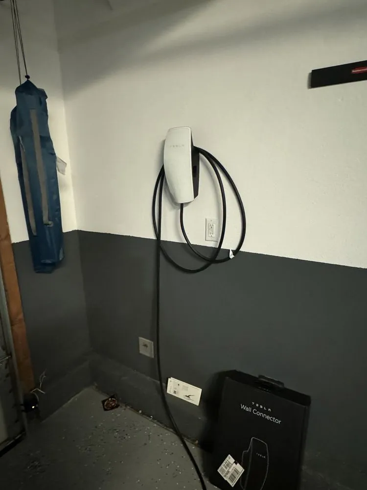 Slide of Smart Plug EV