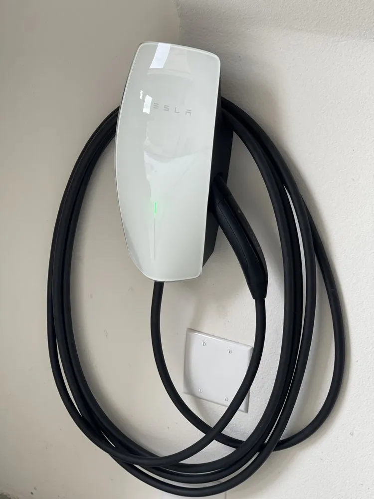 Slide of Smart Plug EV