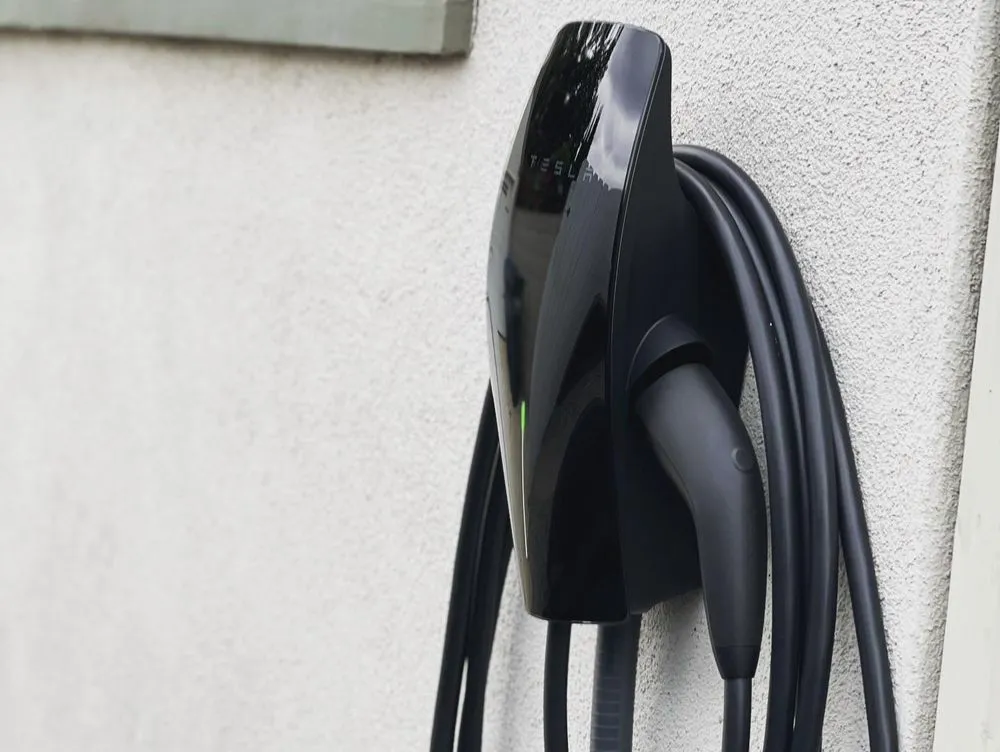 Slide of Smart Plug EV