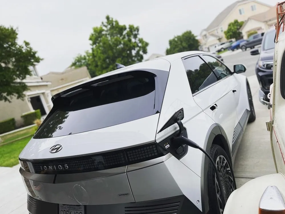 Slide of Smart Plug EV