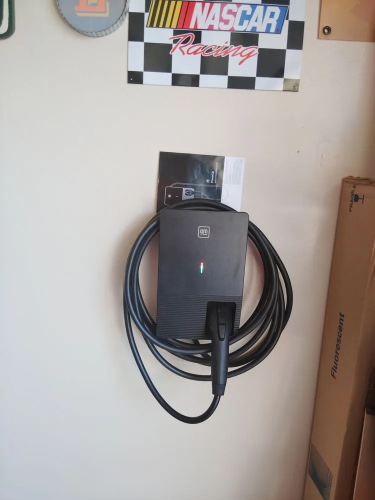 Slide of Smily's Electrical Services