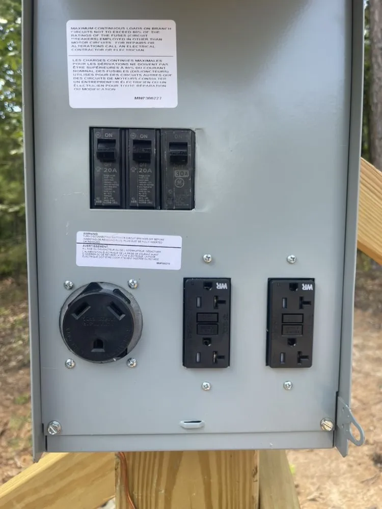 Affordable electrician providing outlet and switch repair in , 