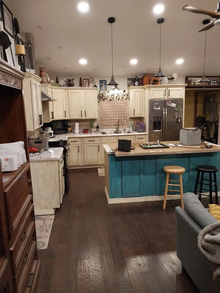 Reliable electrical service for homes in lighting installation, by