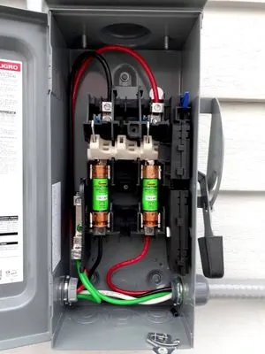 Smith Solar & Electric Logo