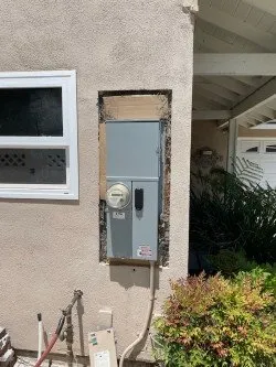 Slide of Smitty Electrical