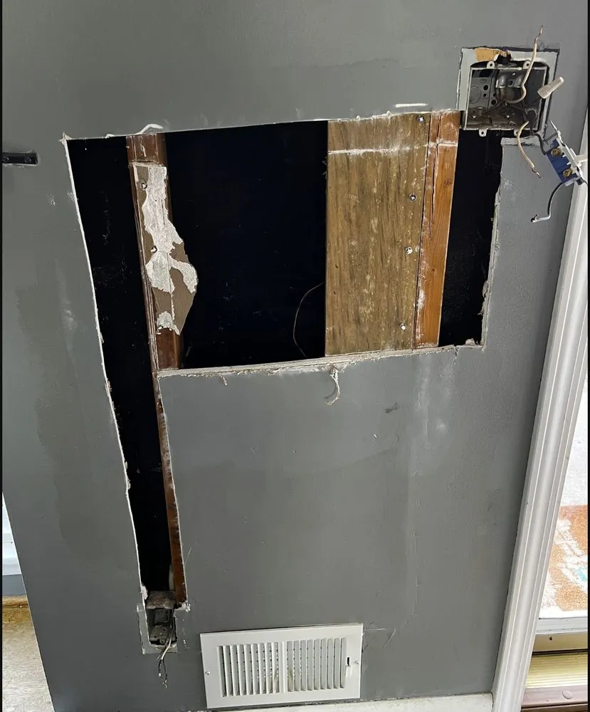 Affordable electrician providing electrical repair in Lee's Summit, MO - Smooth Electric
