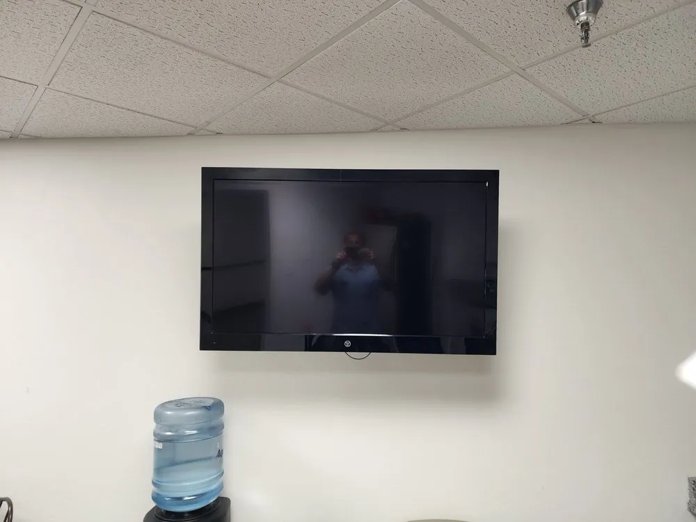 Professional electrician providing lighting installation in , 