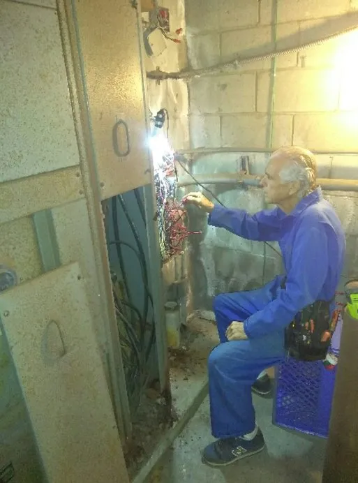 Slide of Snyder Electric