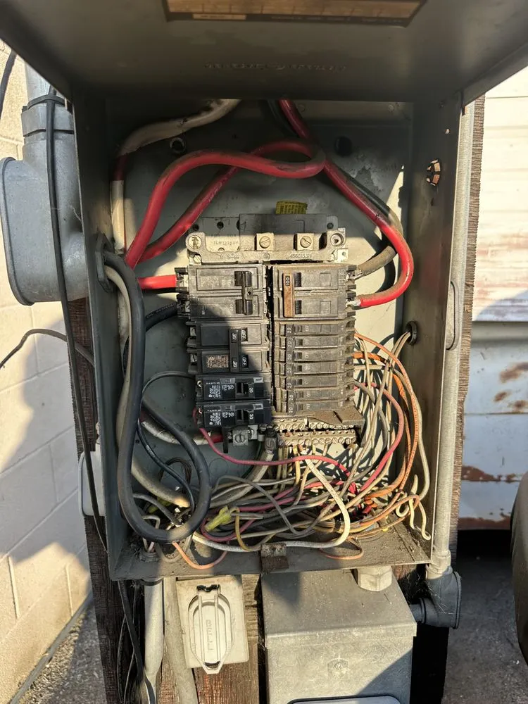 Slide of So Cal Electric & Lighting