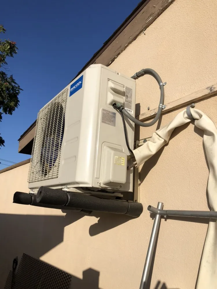 Slide of So Cal Electric & Lighting