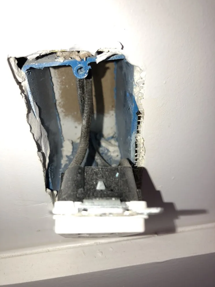 Slide of So Cal Electric & Lighting