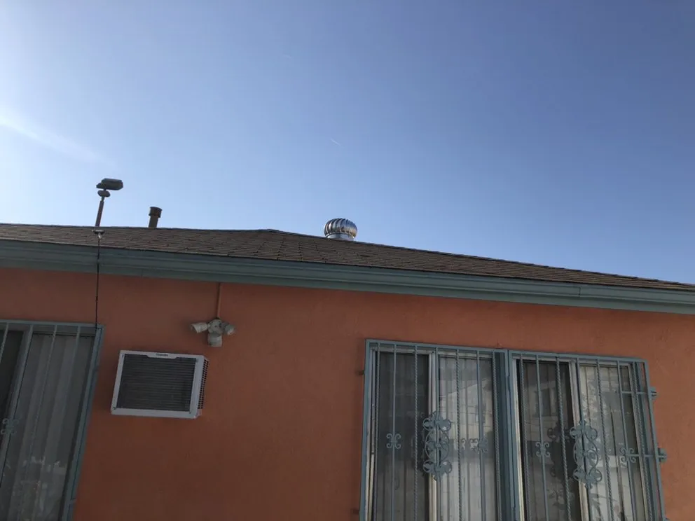 Slide of So Cal Electric & Lighting