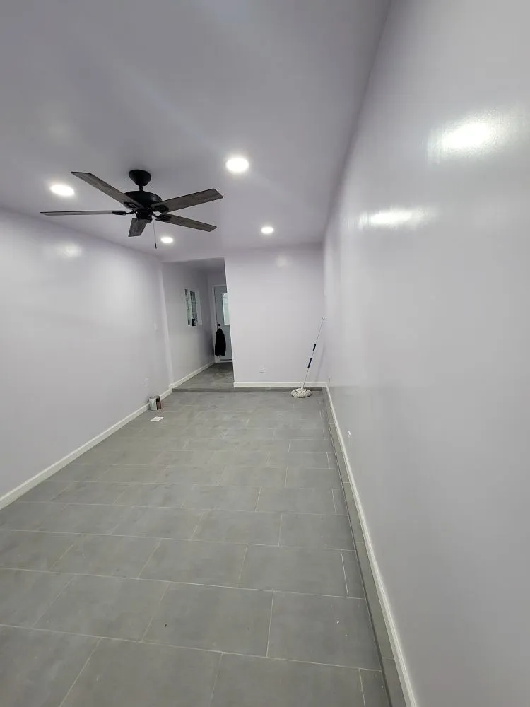 Licensed electrician providing emergency electrical service in Torrance, CA - Socal Handyman Zaldivar