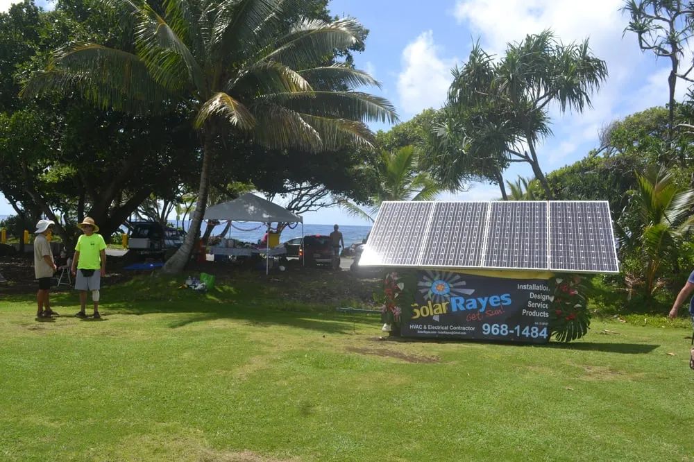Affordable electrician providing panel upgrade in P?hoa, HI - Solar Rayes Services