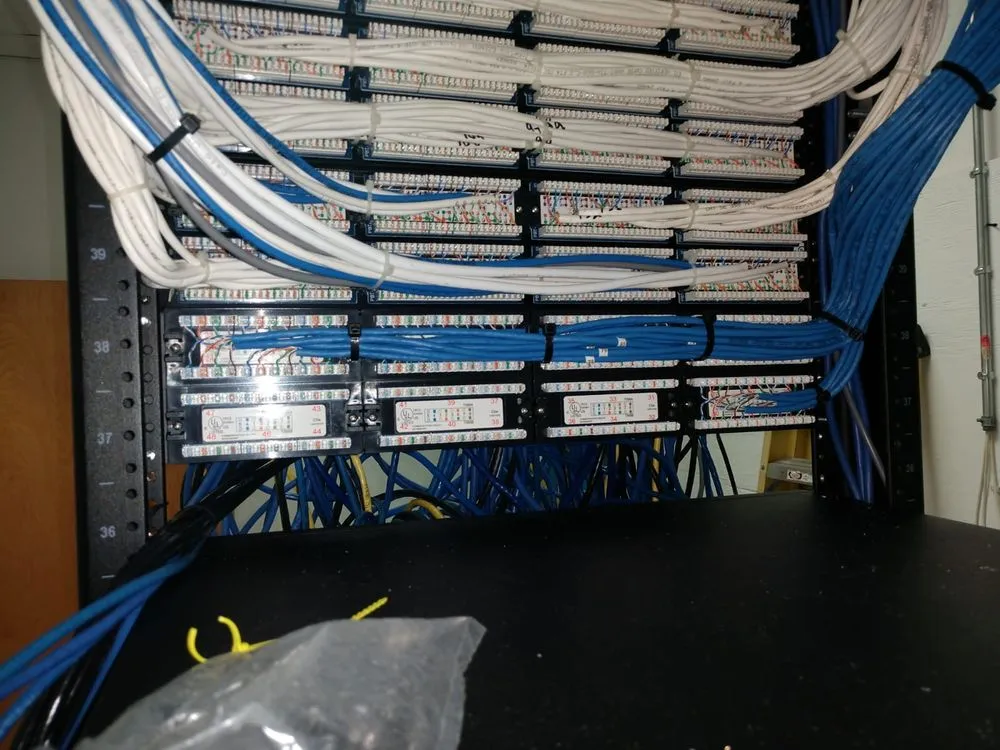 Slide of Solaris Electric