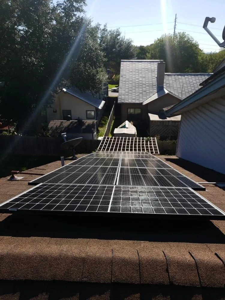 Certified electrician providing emergency electrical service in , 