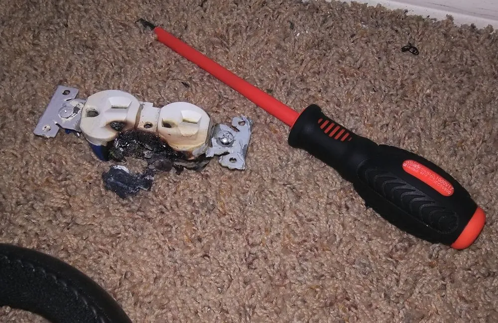 Slide of Solid Circuit Electric