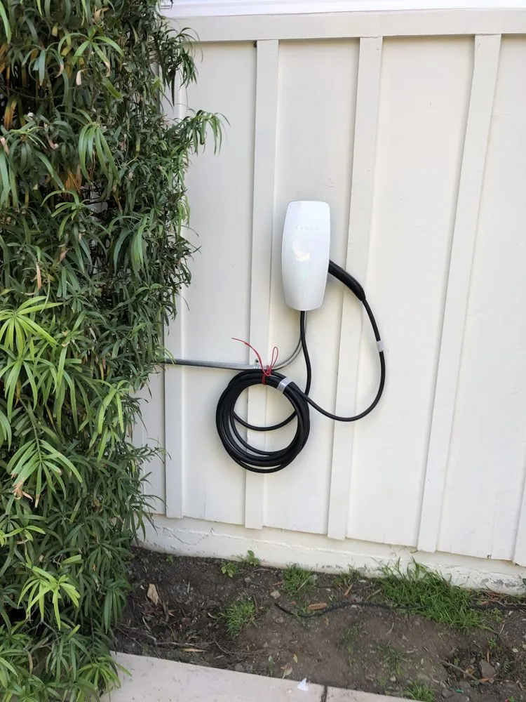 Affordable electrician providing electrical repair in Encino, CA - Solid Electric Company