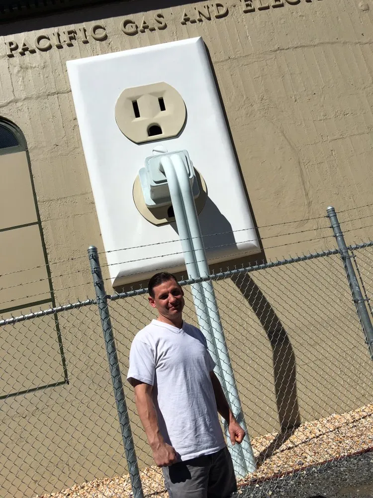 Slide of Solinsky Lighting & Electric