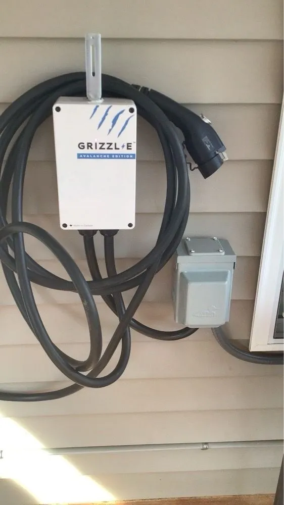 Slide of Solis Electric