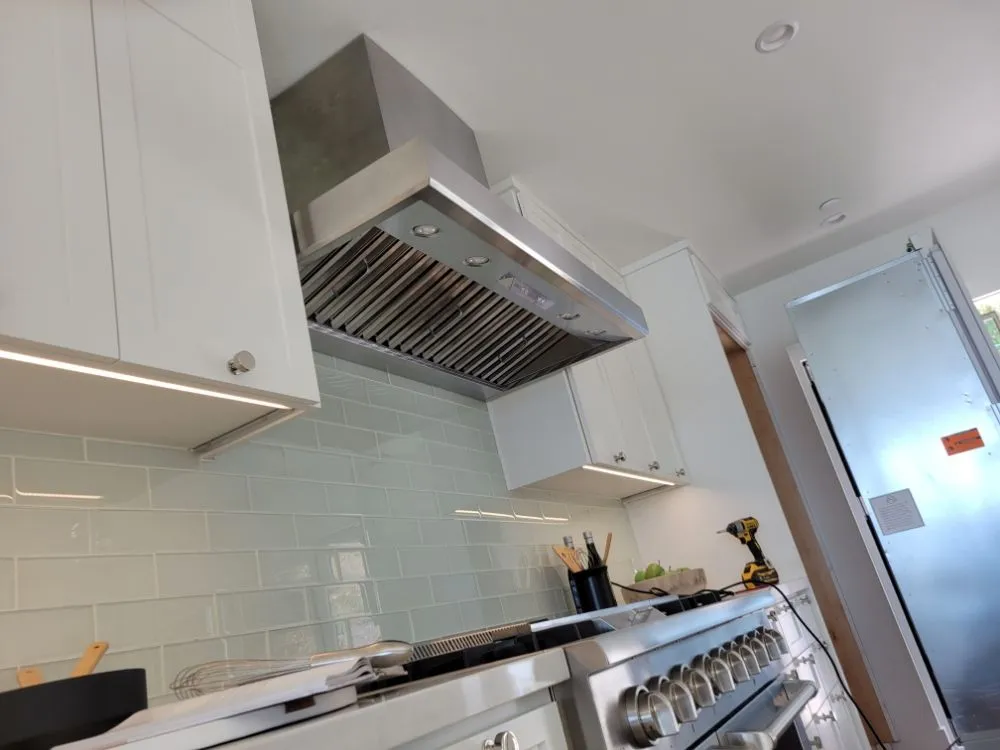 Slide of Solis Electric