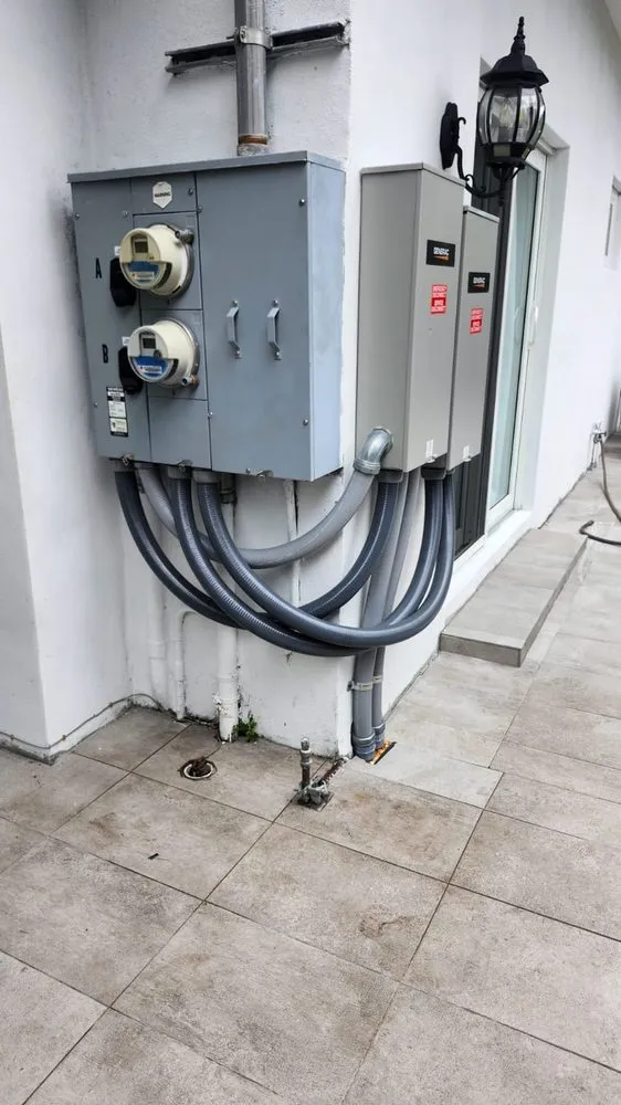 Slide of Solomon Electric