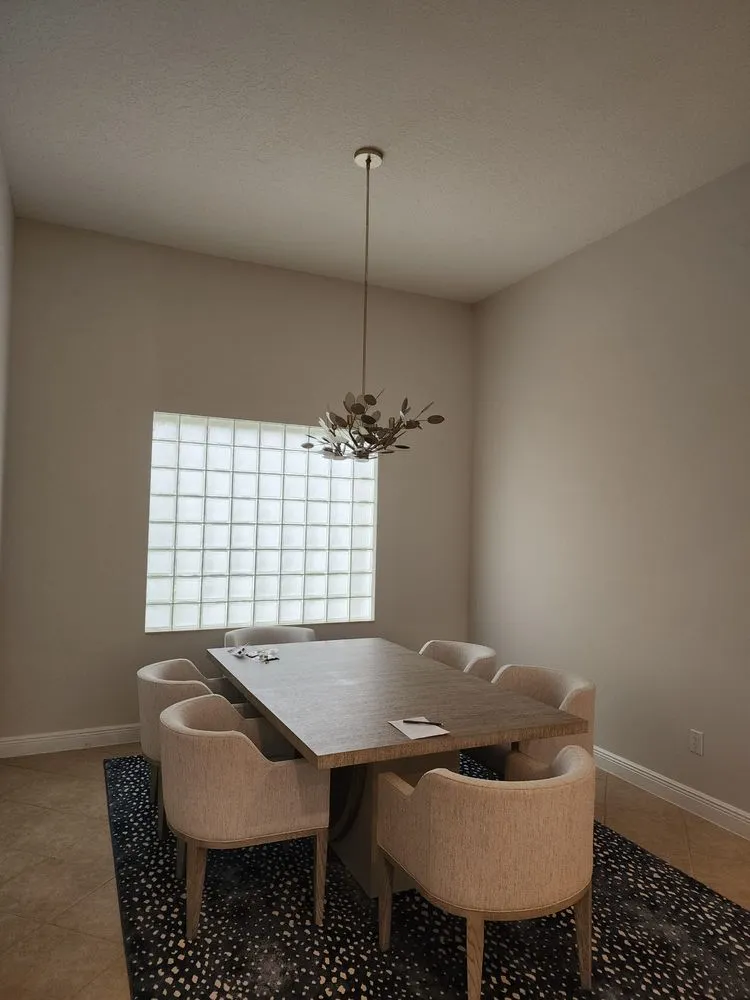 Slide of Solomon Electric