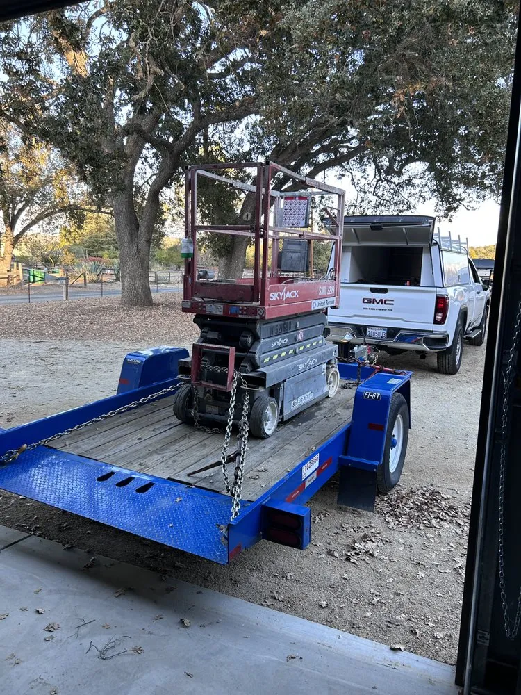 Slide of Solomon Electric