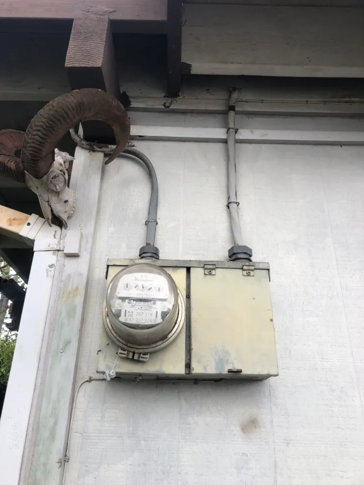 Slide of Solomon Electric Services