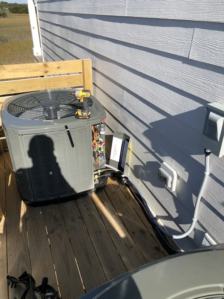 Slide of Son Cao Electric Service