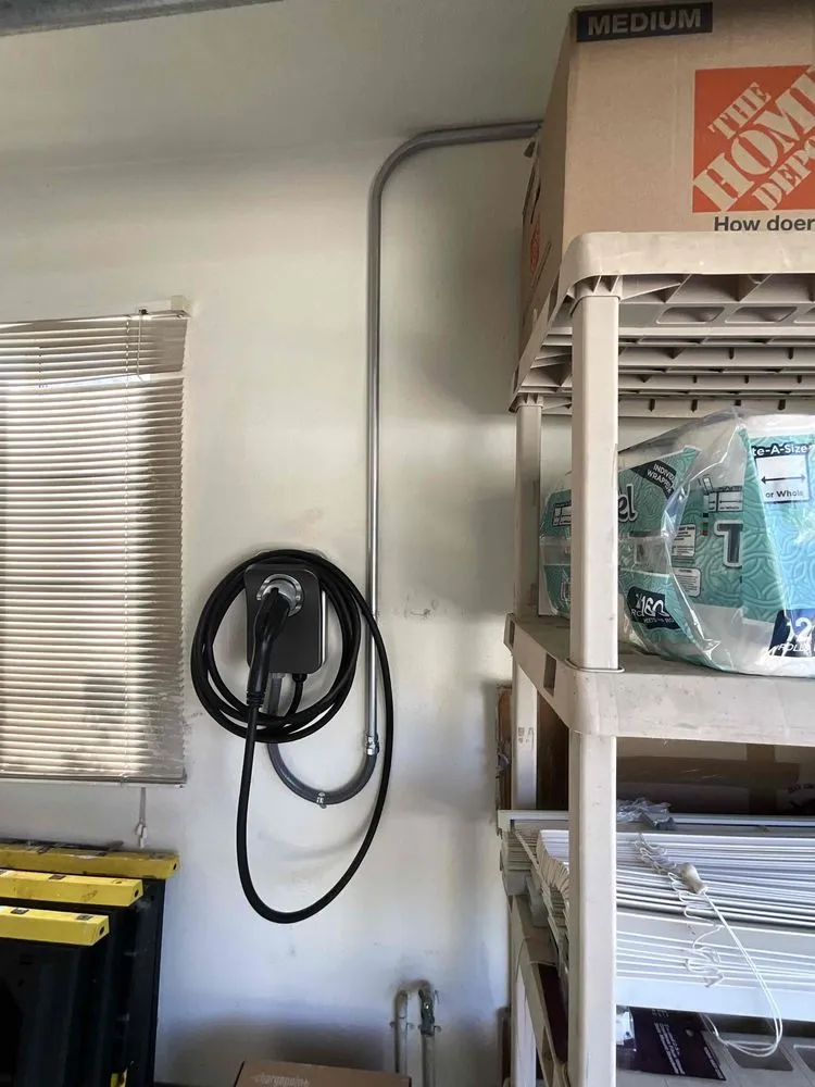 Affordable electrician providing outlet and switch repair in , 