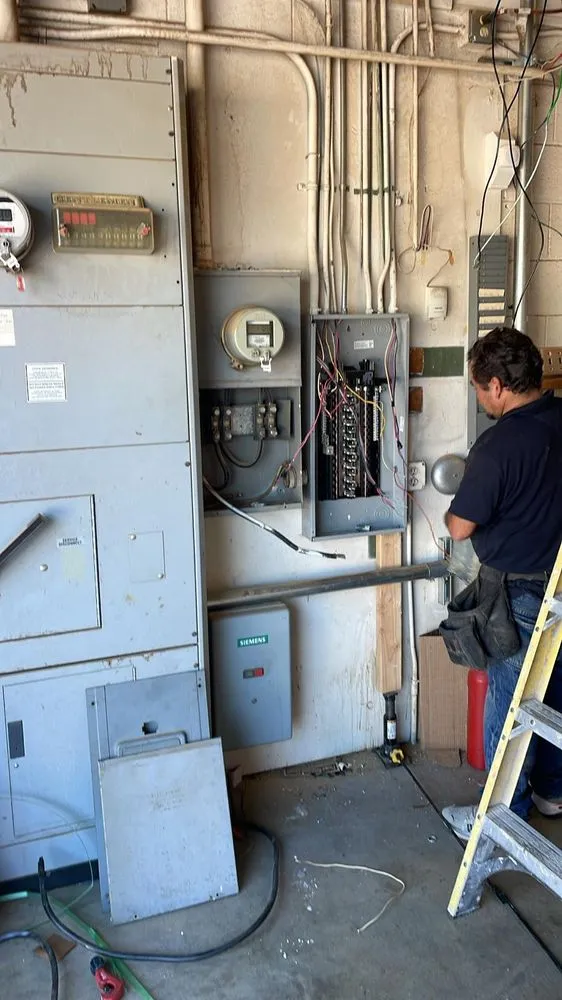 Slide of Sos Electric La