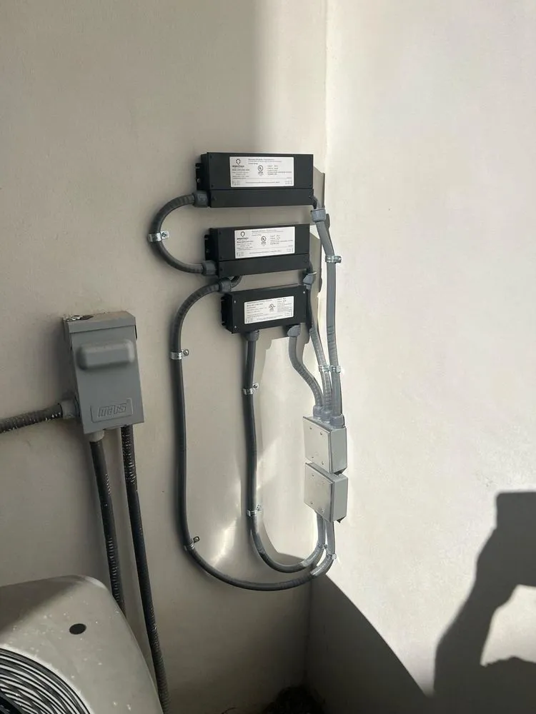 Slide of Sos Electric La