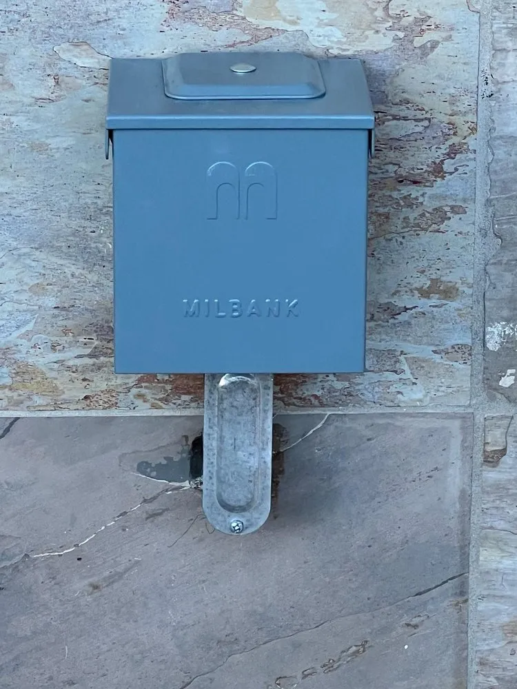 Slide of Sos Electric La