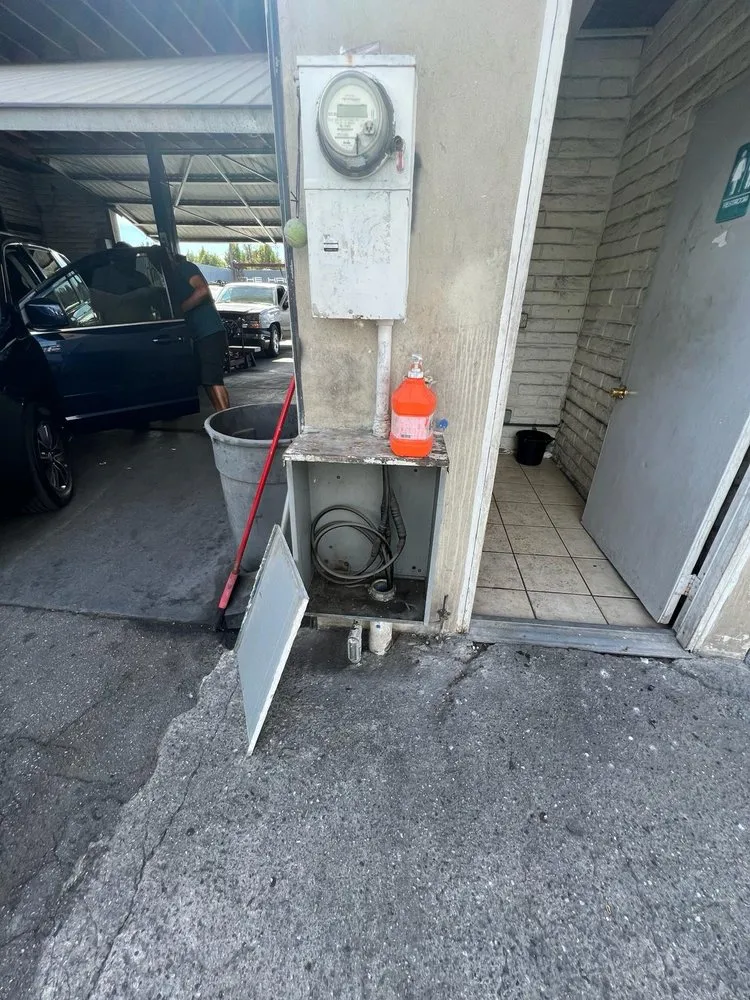 Slide of Sos Electric La