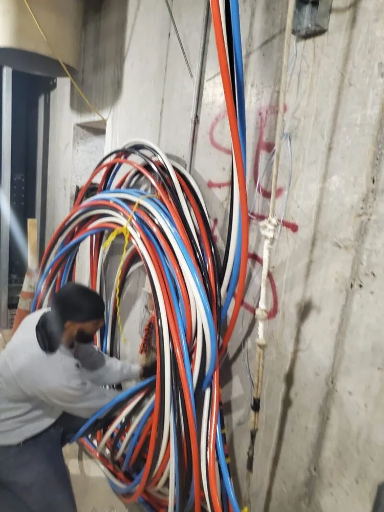 Slide of Sosa Electric