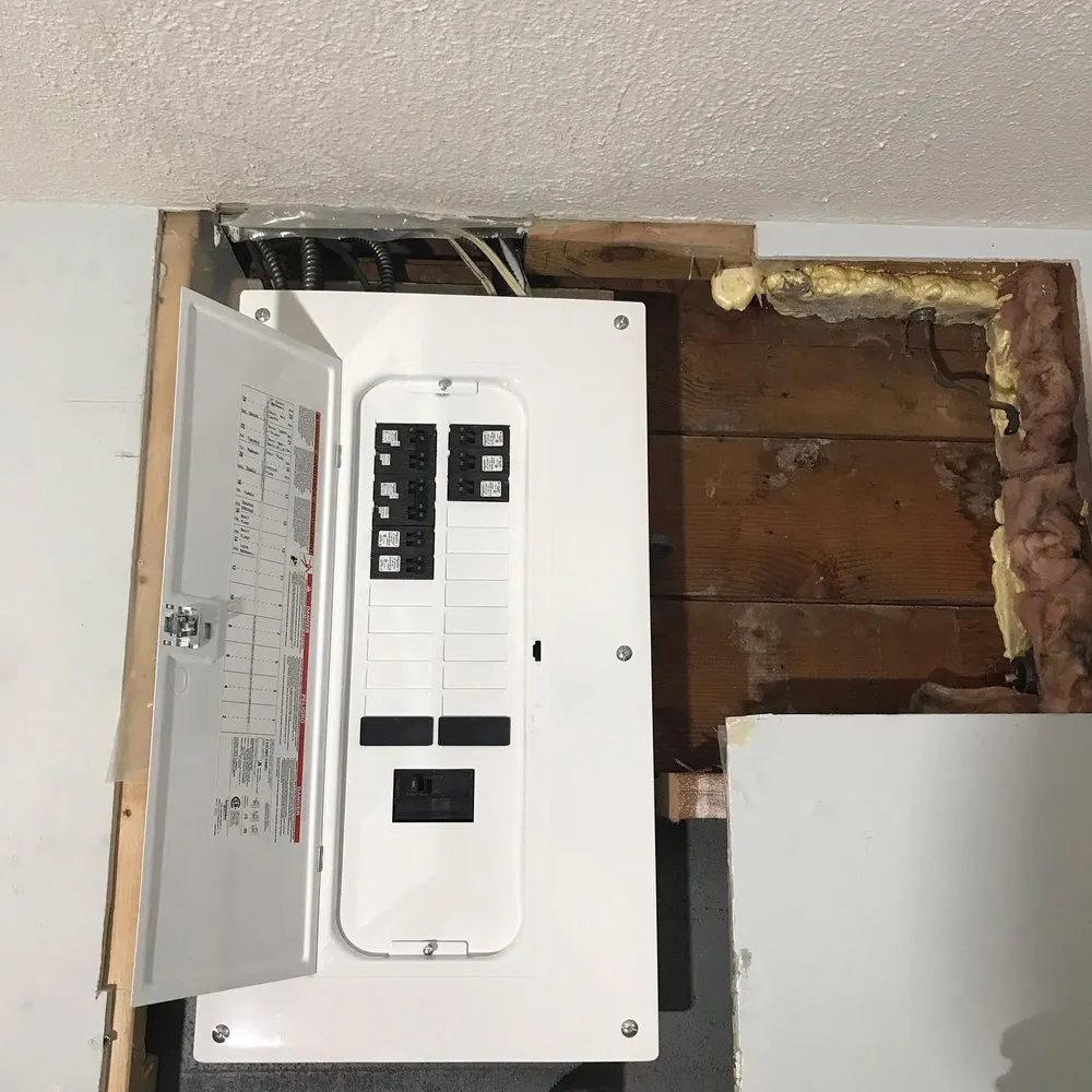 Emergency electrician providing circuit breaker repair in Flushing, NY - Soul Electricians