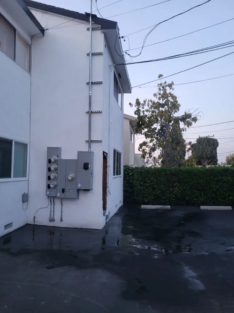 Licensed outlet and switch repair experts serving Harbor City, CA - South Bay Electric Company