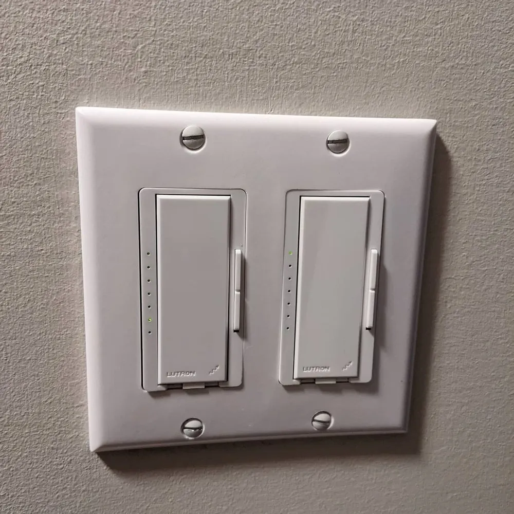 Slide of South Cicero Ave Electrician