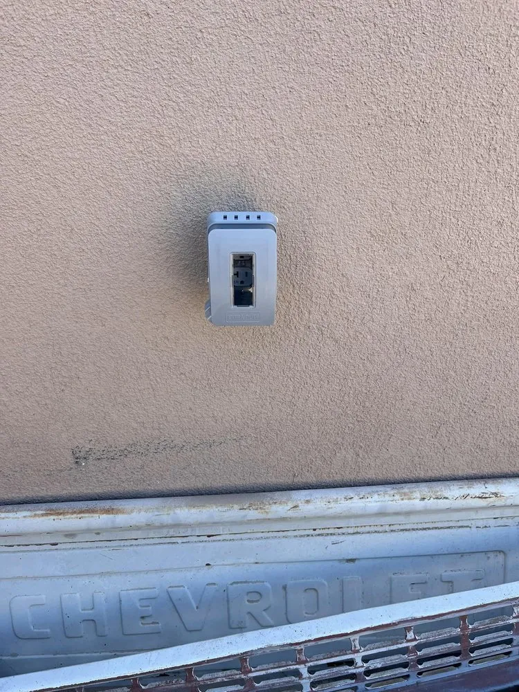 Slide of South Side Emergency Electrician