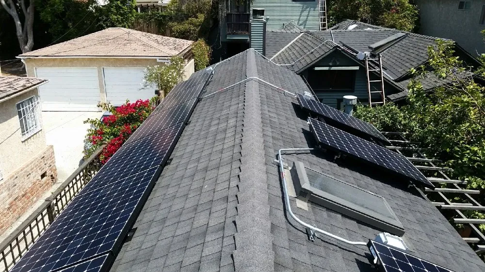 Expert outlet and switch repair service in Sunland, CA - Southbay NRG