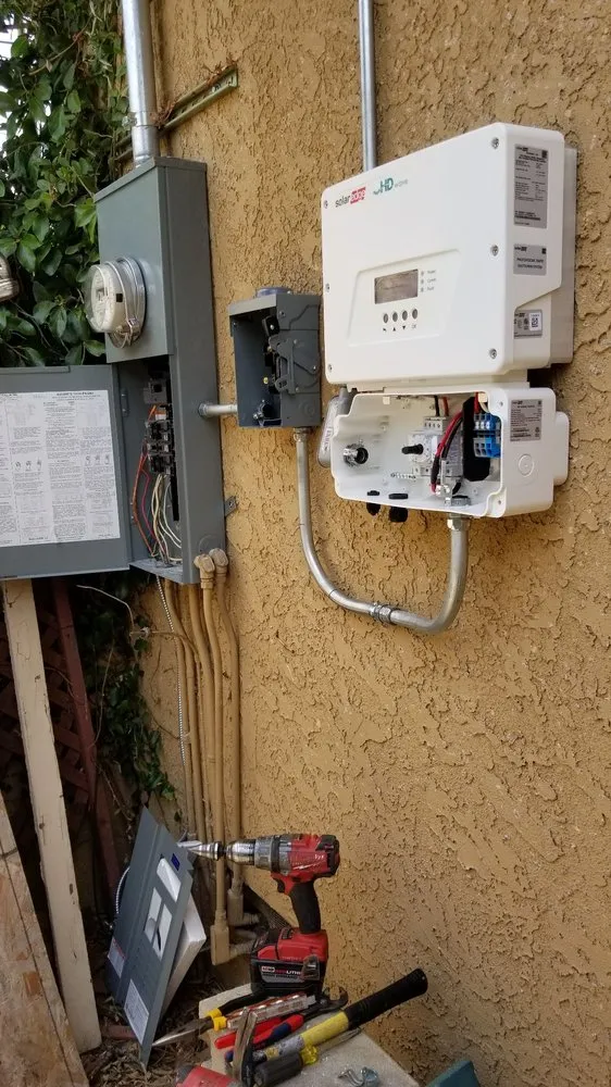 Professional outlet and switch repair service in Sunland, CA - Southbay NRG