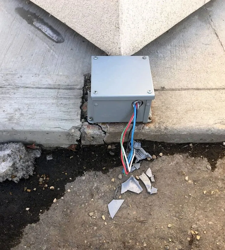 Emergency outlet and switch repair experts serving ,  - Southeast Portland Electric