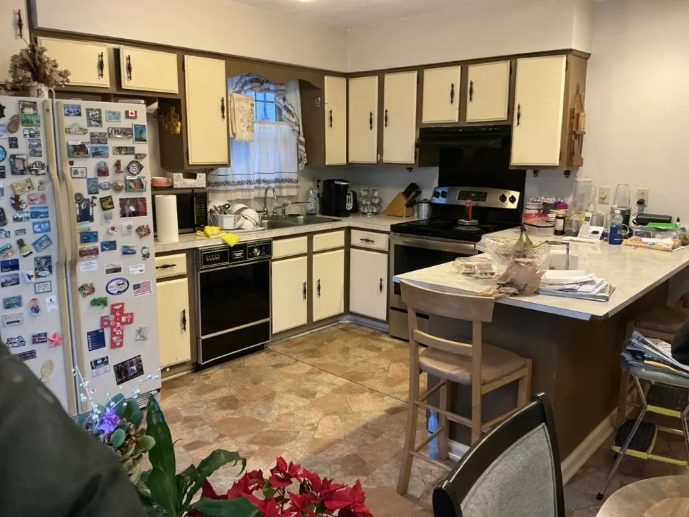 Emergency electrical service for homes in wiring installation, by