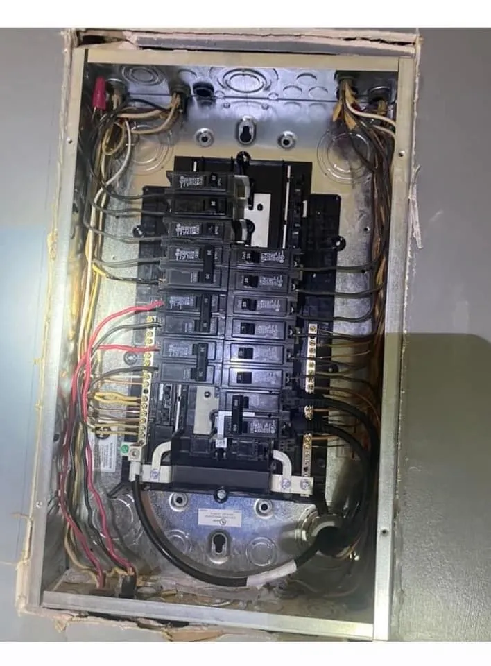 Licensed electrical service for homes in lighting installation,  by 