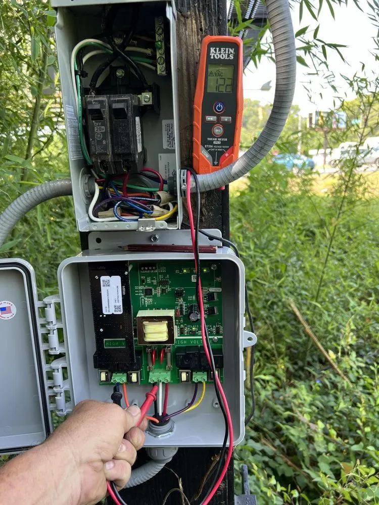 Slide of Southern Signs & Lighting Maintenance